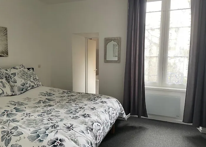 Break En Centre-ville, Proche Commodites Et Sites Naturels - Fr-1-585-77